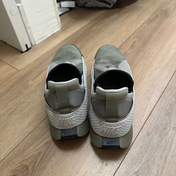 Nike Flyease women’s size 6 - Picture 2 of 8